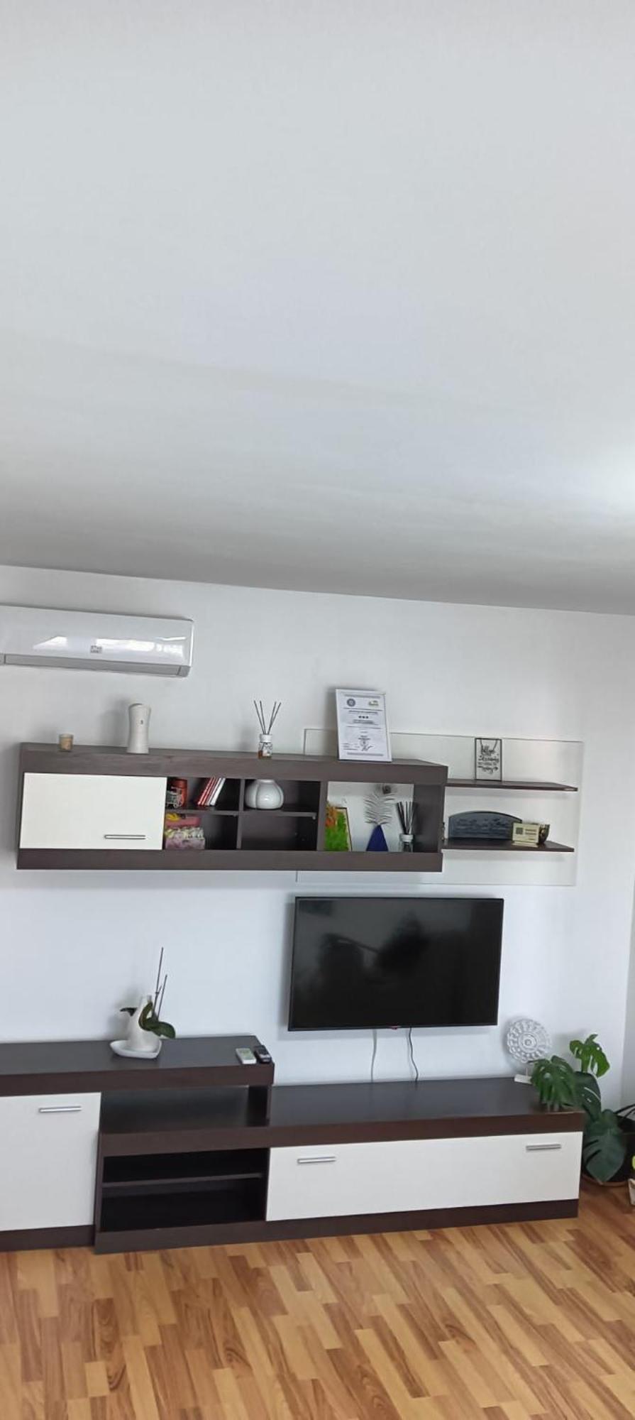 Hellen Apartament トゥルゴヴィシュテ エクステリア 写真